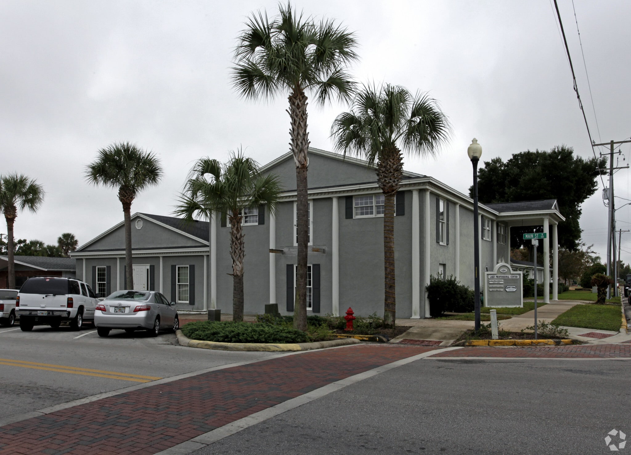 131 W Main St, Tavares, FL à vendre Photo principale– Image 1 sur 9