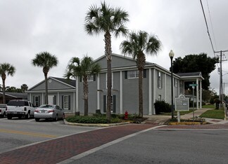 Plus de détails pour 131 W Main St, Tavares, FL - Bureau à vendre