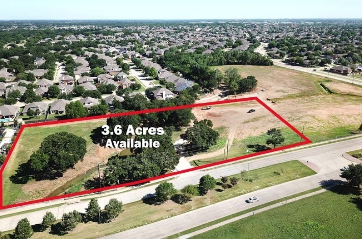 501 E Debbie Ln, Mansfield, TX à vendre - Photo principale – Image 1 sur 7
