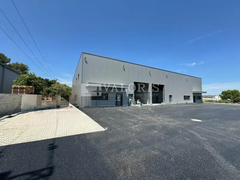 Local d’activités dans Gardanne à louer - Photo de l’immeuble – Image 1 sur 14