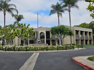 Plus de détails pour 1745 W Orangewood Ave, Orange, CA - Bureau à louer