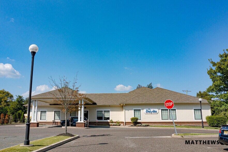 107 Trenton Rd, Browns Mills, NJ à vendre - Photo de l’immeuble – Image 2 sur 3