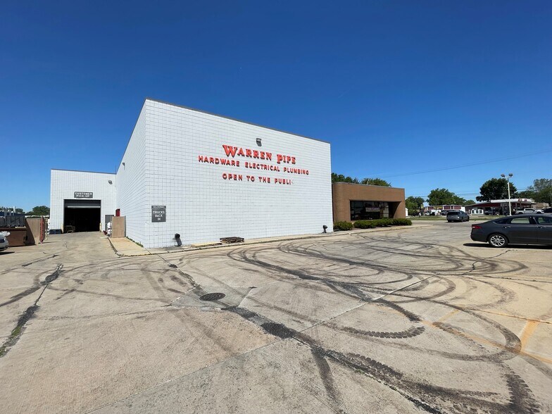 18660 15 Mile Rd, Fraser, MI à louer - Photo de l’immeuble – Image 3 sur 4