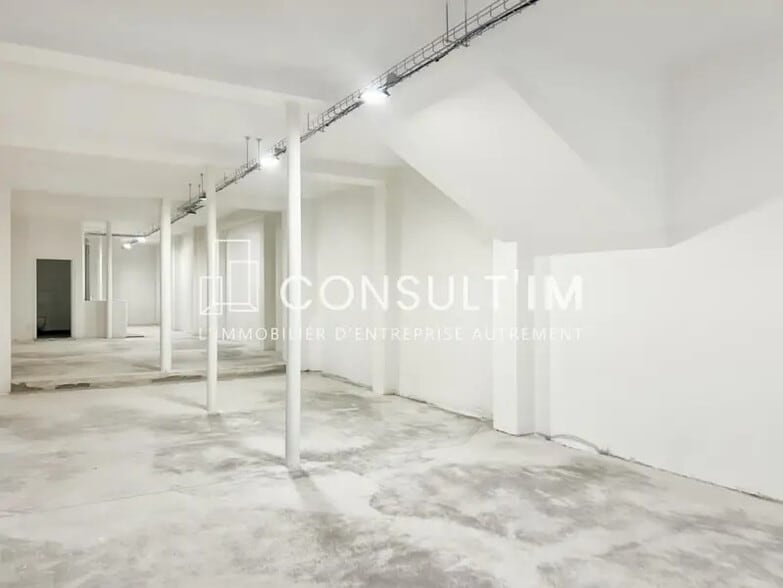 58 Rue De Paradis, Paris à louer - Photo de l’immeuble – Image 2 sur 5