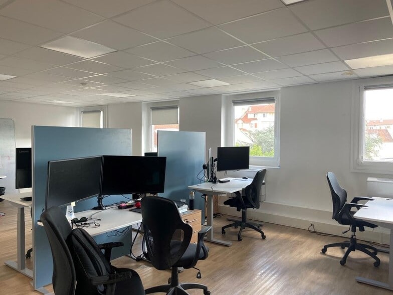 Bureau dans Maisons-Laffitte à vendre - Photo intérieure – Image 2 sur 6