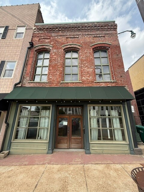 109 E Lafayette St, Jackson, TN à vendre Photo de l’immeuble– Image 1 sur 31