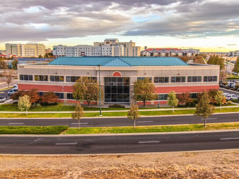 18300 E 71st Ave, Denver, CO à louer - Photo de l’immeuble – Image 3 sur 12