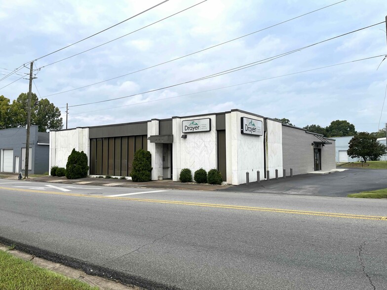230 East St N, Talladega, AL à louer - Photo de l’immeuble – Image 1 sur 5