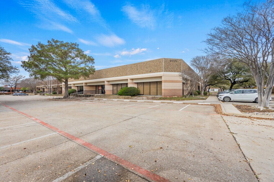 1111 Digital Dr, Richardson, TX à vendre - Photo de l’immeuble – Image 2 sur 32