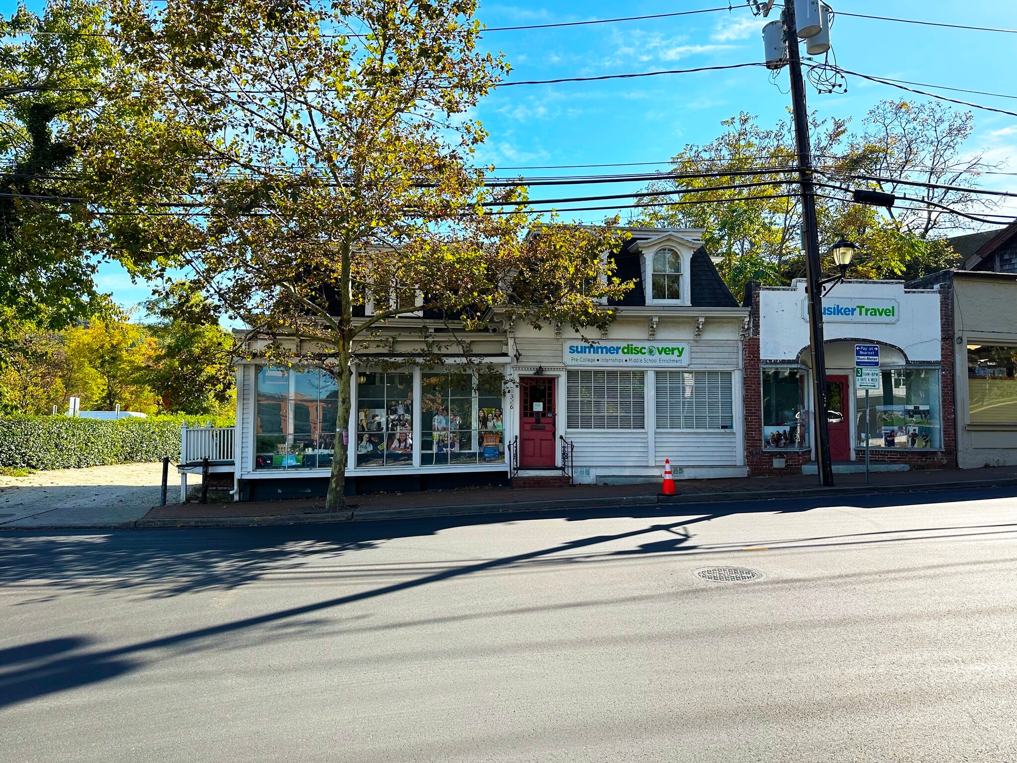 1326 Old Northern Blvd, Roslyn, NY à louer Photo principale– Image 1 sur 13