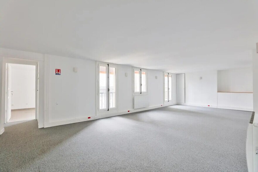 Bureau dans Paris à louer - Photo de l’immeuble – Image 2 sur 8