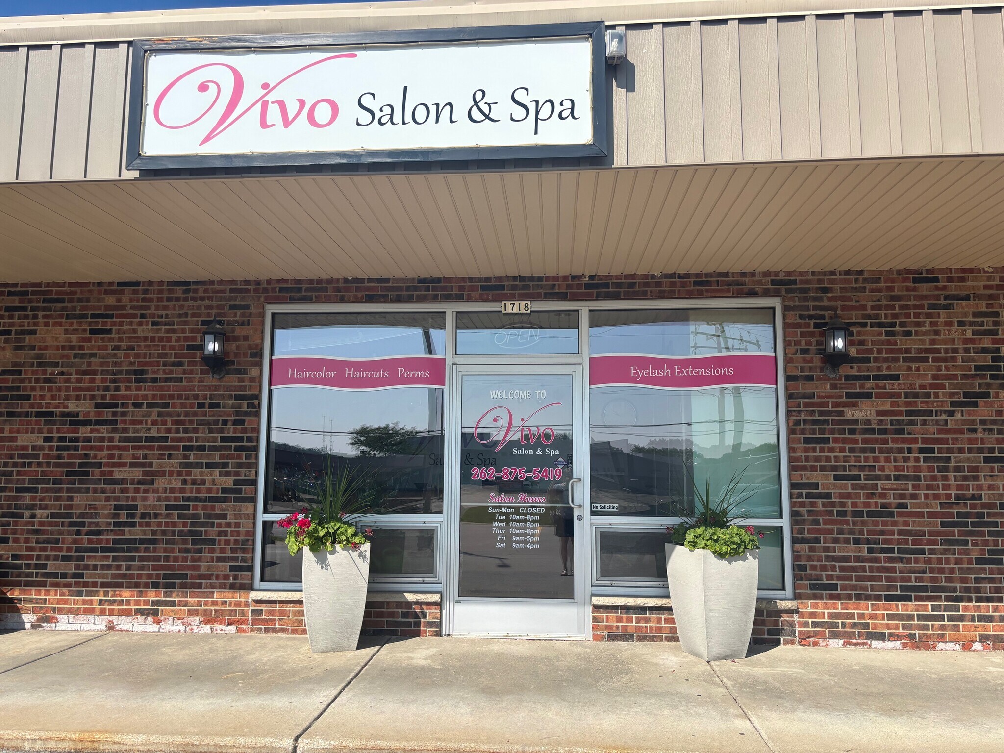 1714-1720 Manhattan Dr, Waukesha, WI à louer Photo de l’immeuble– Image 1 sur 17