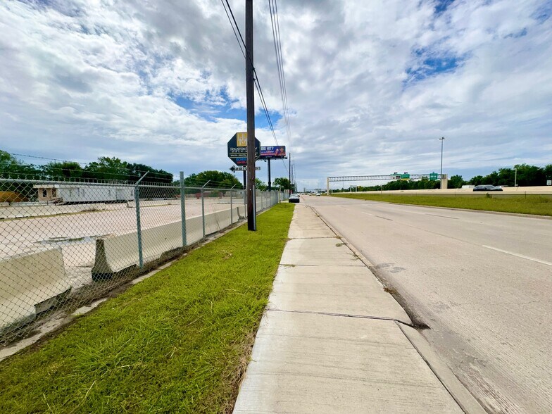21610 Northwest Fwy, Cypress, TX à vendre - Photo de l’immeuble – Image 3 sur 8