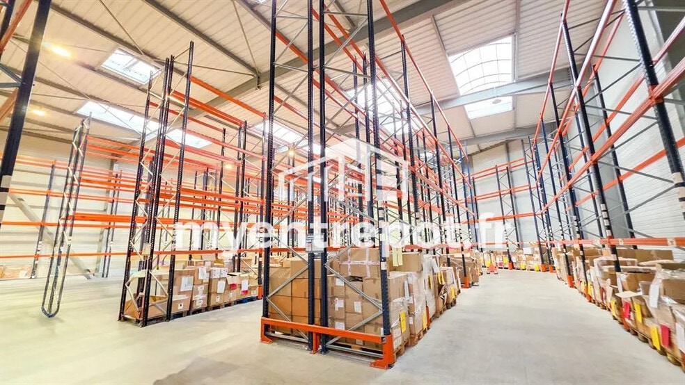 Local d’activités dans Roquefort-la-Bédoule à louer - Photo de l’immeuble – Image 1 sur 6