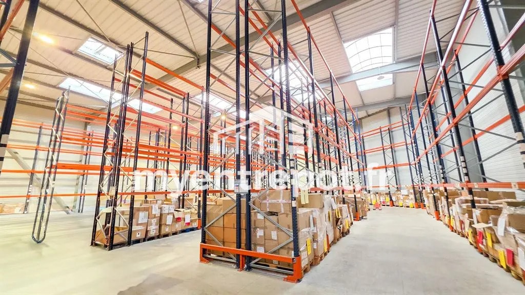 Local d’activités dans Roquefort-la-Bédoule à louer Photo de l’immeuble– Image 1 sur 7