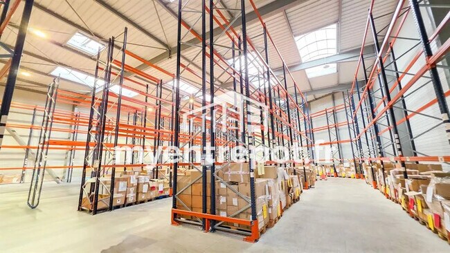 Plus de détails pour Local d'activités à louer