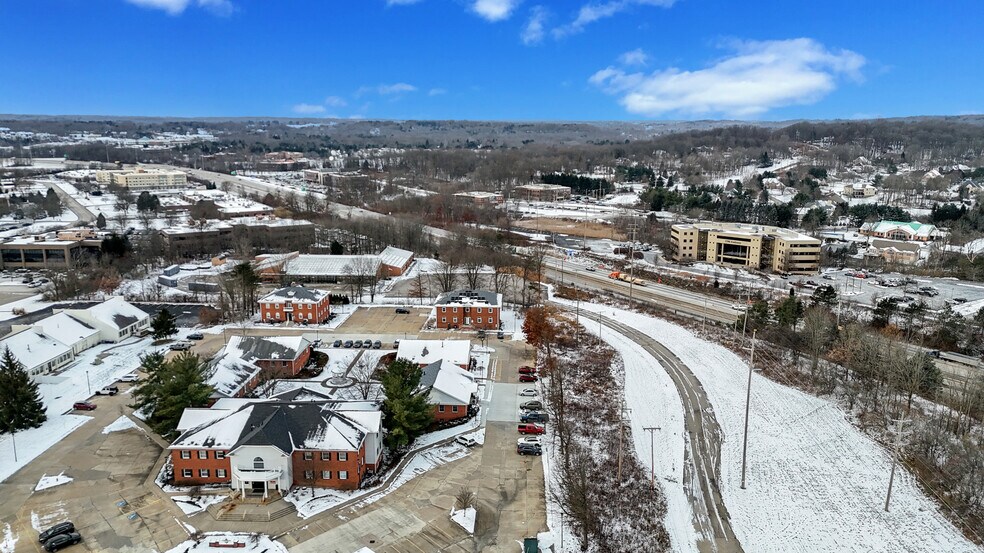 312 N Cleveland Massillon Rd, Akron, OH à louer - Photo de l’immeuble – Image 3 sur 24