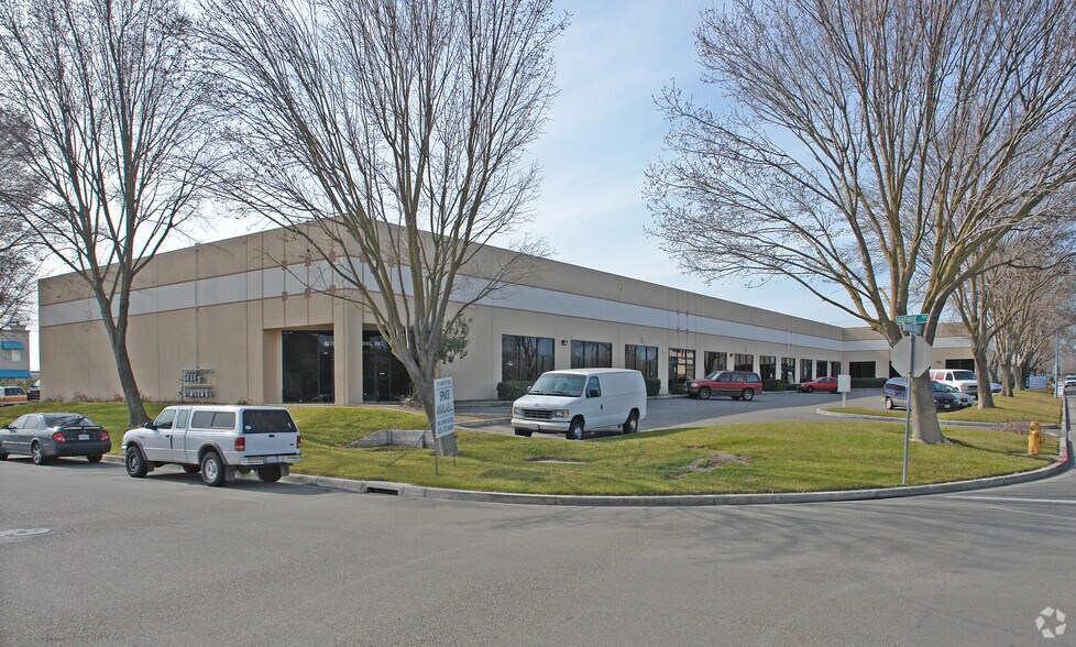 700 Harvest Park Dr, Brentwood, CA à louer - Photo de l’immeuble – Image 2 sur 10