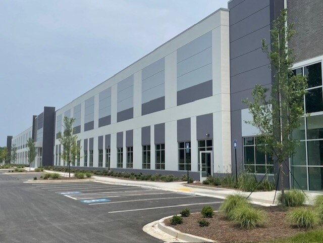Greenway Commerce Center, Tyrone, GA à louer - Photo de l’immeuble – Image 1 sur 3