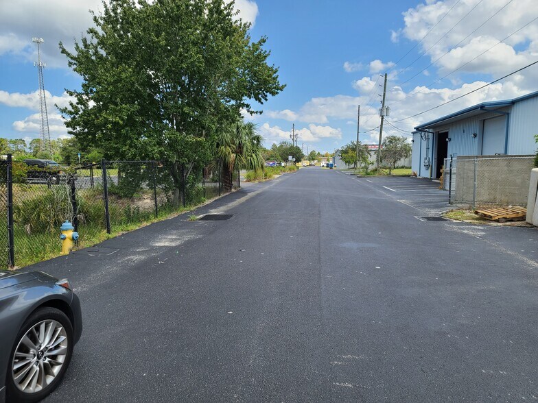 16547 US Highway 19, Hudson, FL à louer - Photo de l’immeuble – Image 2 sur 52