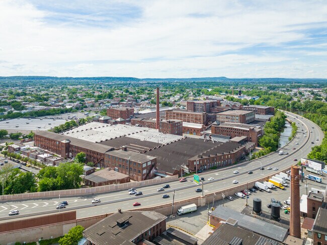Plus de détails pour 90 Dayton Ave, Passaic, NJ - Industriel/Logistique à louer