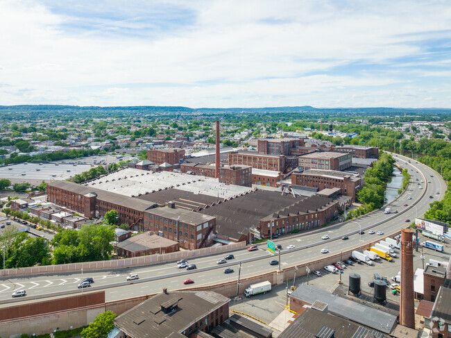 Plus de détails pour 90 Dayton Ave, Passaic, NJ - Industriel/Logistique à louer