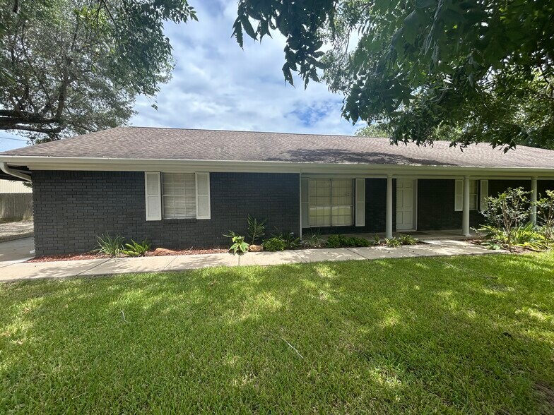 1707 Bernie Ave, Rosenberg, TX à louer - Photo de l’immeuble – Image 3 sur 9