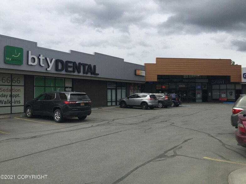 1921 W Dimond Blvd, Anchorage, AK à louer - Photo de l’immeuble – Image 3 sur 3