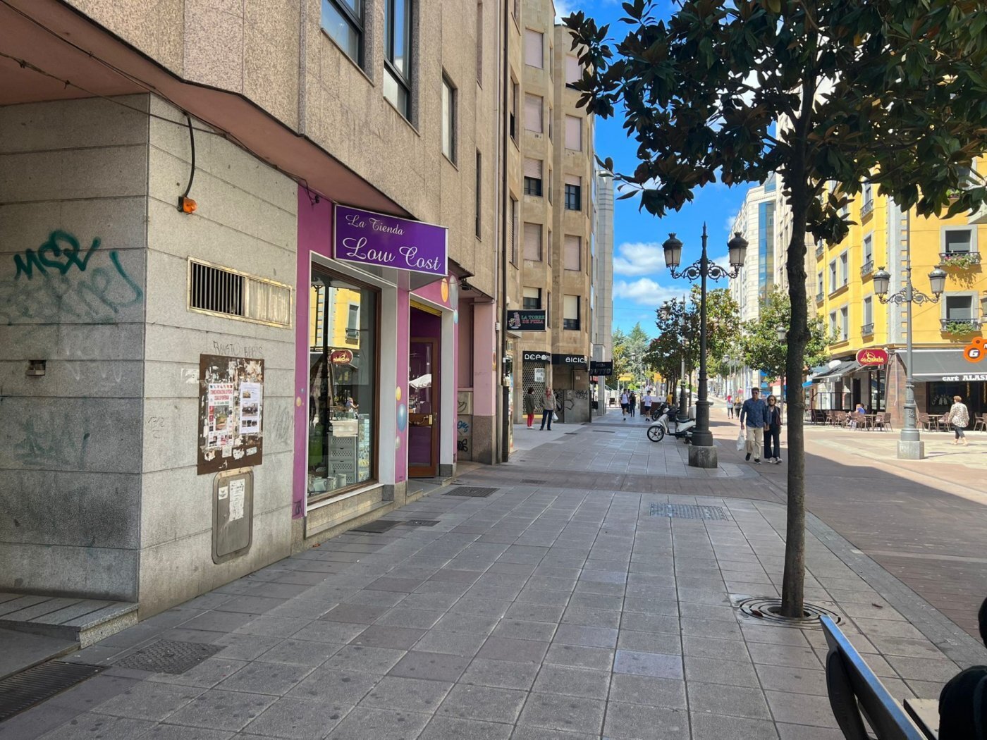 Local commercial dans León, León à vendre Photo de l’immeuble– Image 1 sur 16