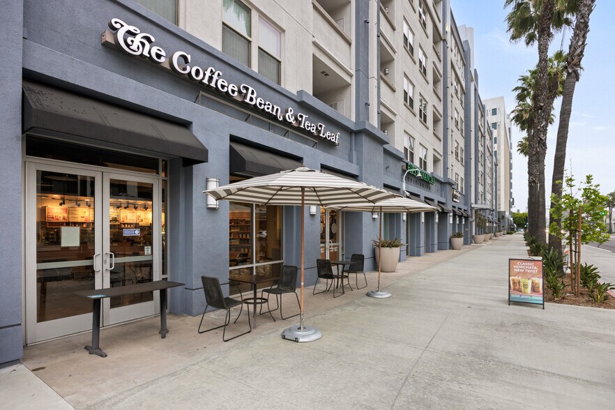 5115 Wilshire Blvd, Los Angeles, CA à louer - Photo de l’immeuble – Image 3 sur 6