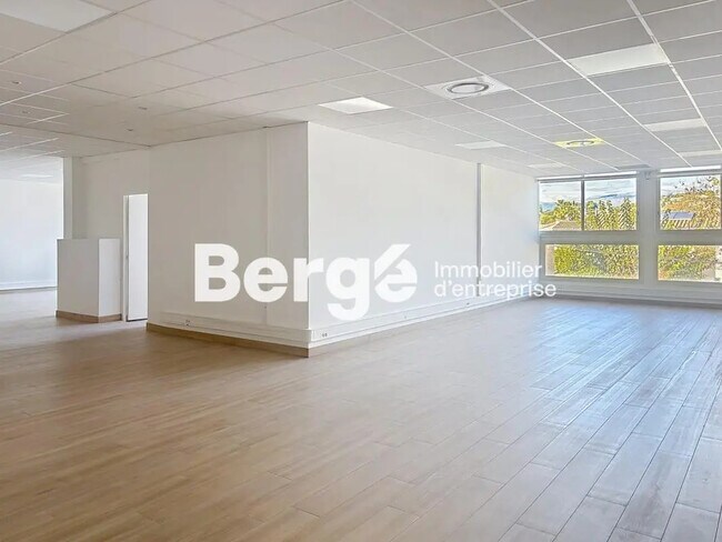 Plus de détails pour Bureau à louer