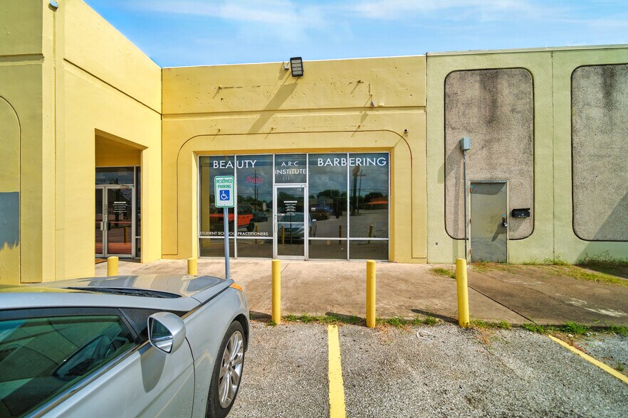 2123 Southmore Ave, Pasadena, TX à louer - Photo de l’immeuble – Image 2 sur 19