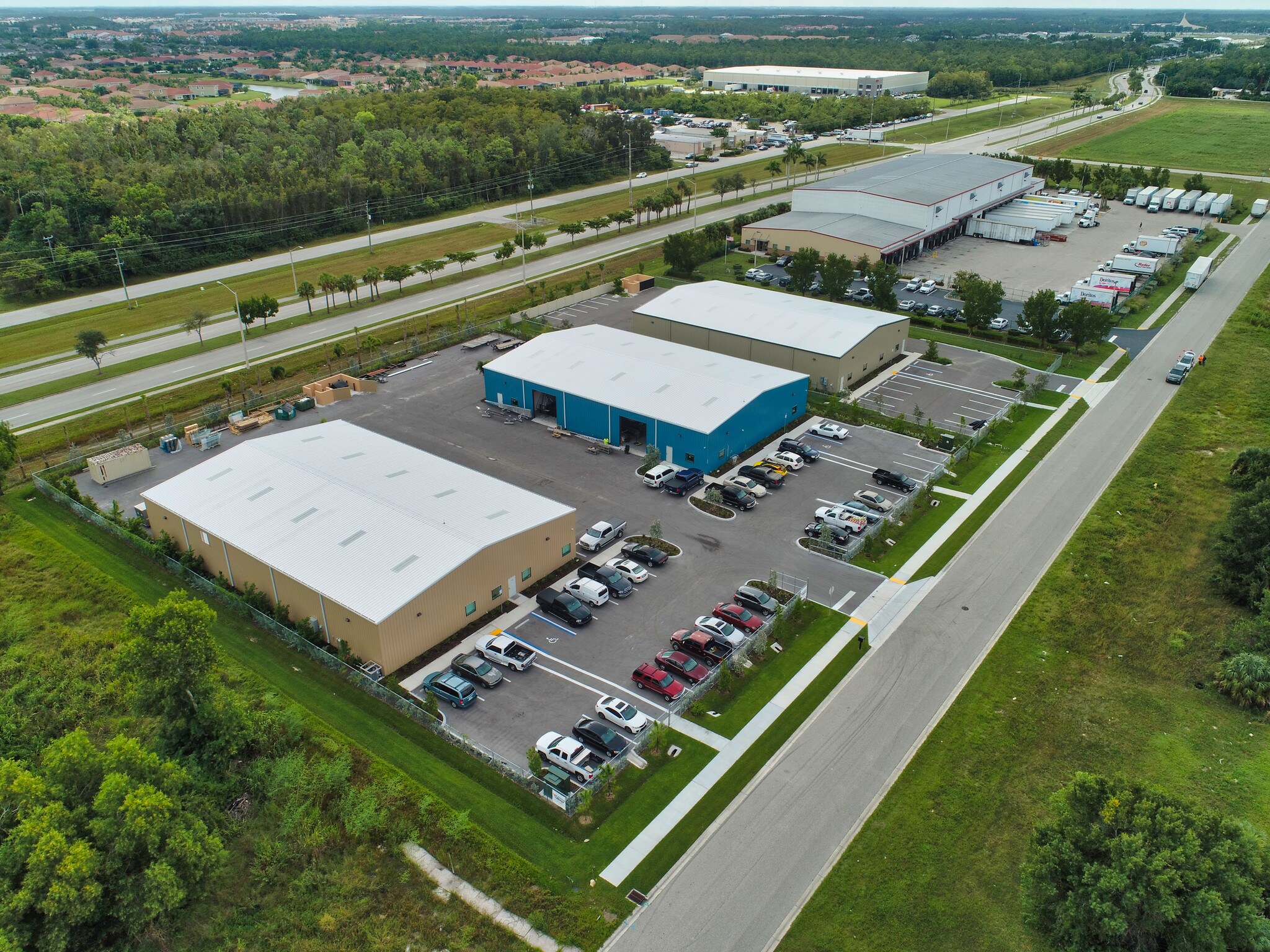 3777 Ironbridge Blvd, Fort Myers, FL à louer Photo de l’immeuble– Image 1 sur 13