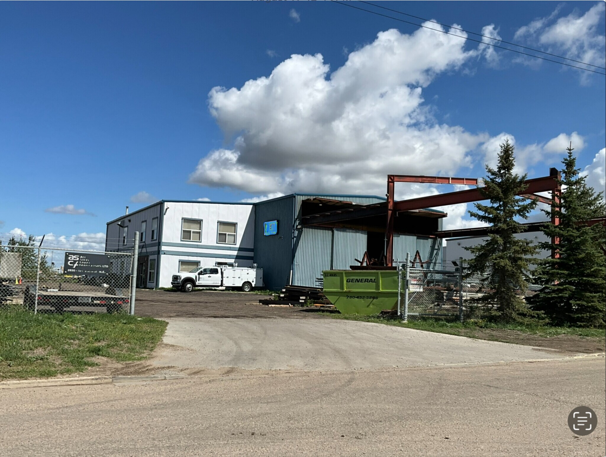 2830 121 Av NE, Edmonton, AB à vendre Photo de l’immeuble– Image 1 sur 23