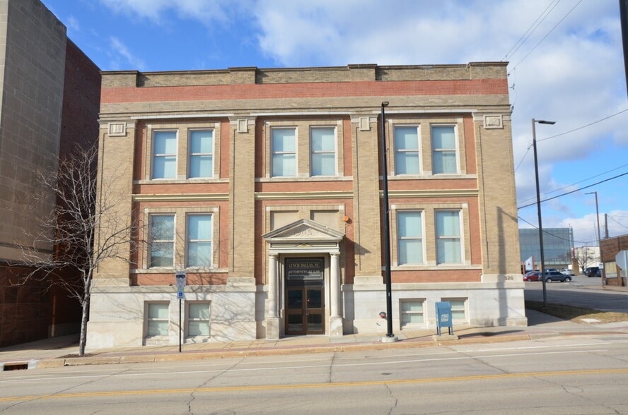 526 2nd Ave SE, Cedar Rapids, IA à vendre - Photo principale – Image 1 sur 50
