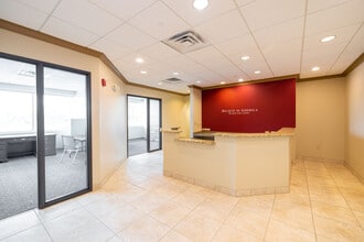 30701 Woodward Ave, Royal Oak, MI à louer Photo intérieure– Image 1 sur 4