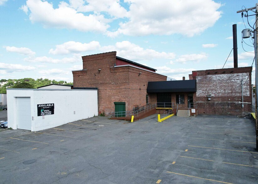 112 Grove St, Worcester, MA à louer - Photo de l’immeuble – Image 2 sur 5