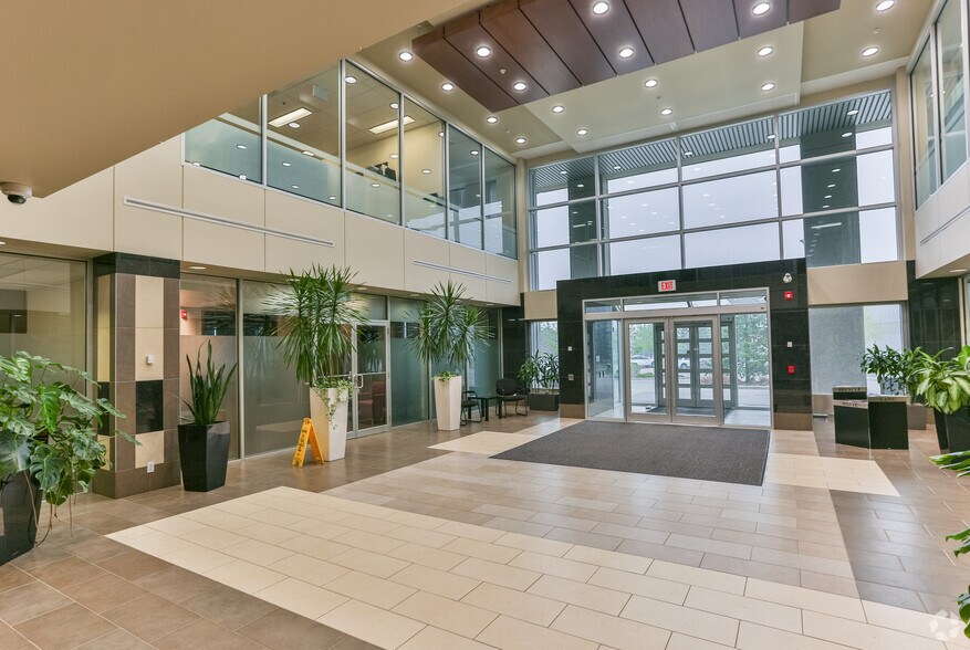 2618 Hopewell Pl NE, Calgary, AB à louer - Hall d’entrée – Image 3 sur 10
