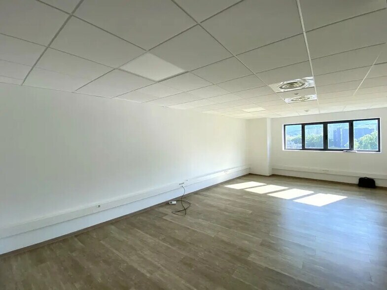 Bureau dans Nice à louer - Photo de l’immeuble – Image 2 sur 3