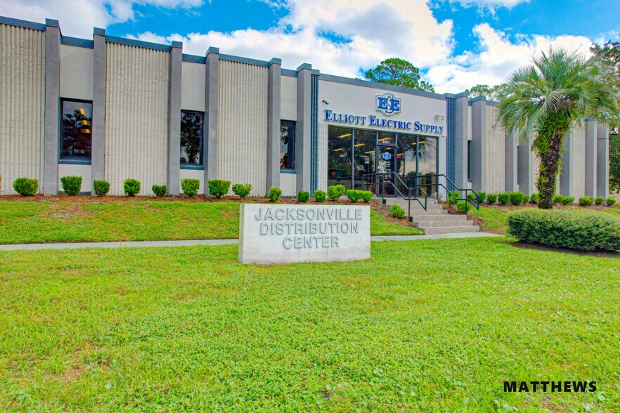 8051 Bayberry Rd, Jacksonville, FL à vendre - Photo de l’immeuble – Image 1 sur 1