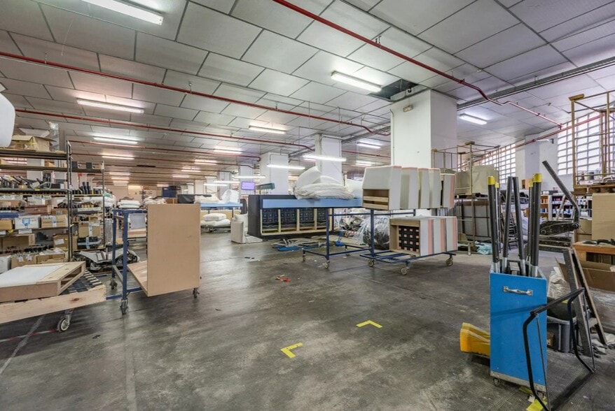 Industriel/Logistique dans Cerdanyola del Vallès, Barcelona à vendre - Photo de l’immeuble – Image 3 sur 5