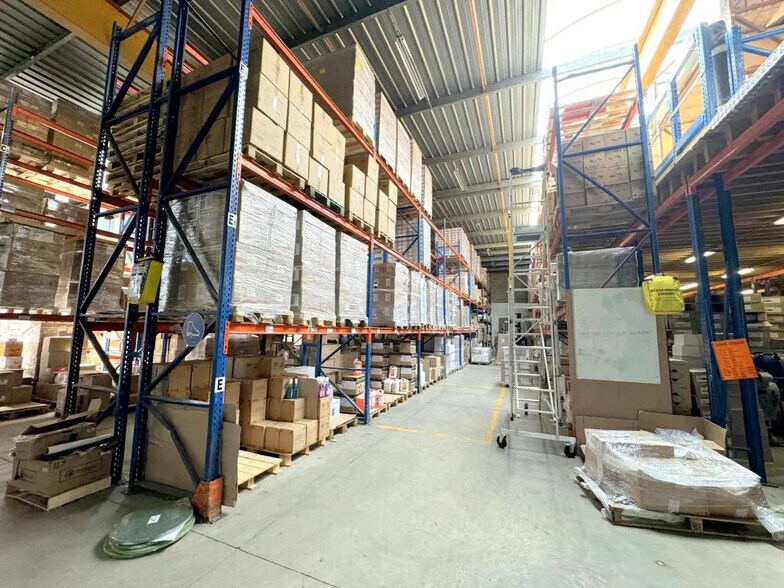 Local d’activités dans Bezons à louer - Photo intérieure – Image 2 sur 21