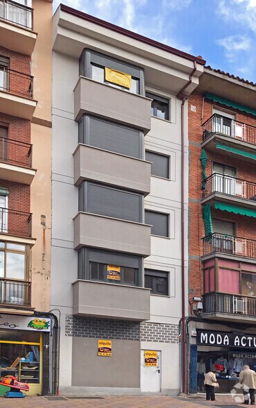 Immeuble residentiel dans Segovia, Segovia à vendre - Photo principale – Image 1 sur 1