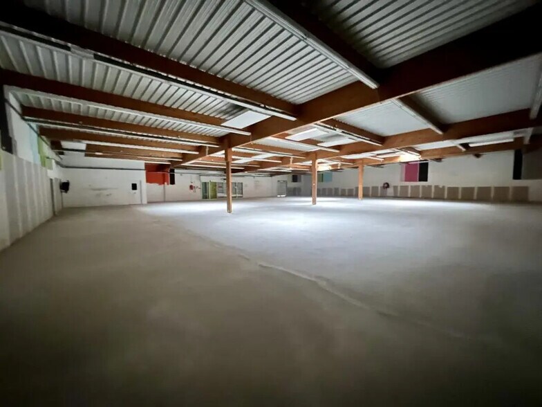 Local commercial dans Longuyon à louer - Photo intérieure – Image 2 sur 4