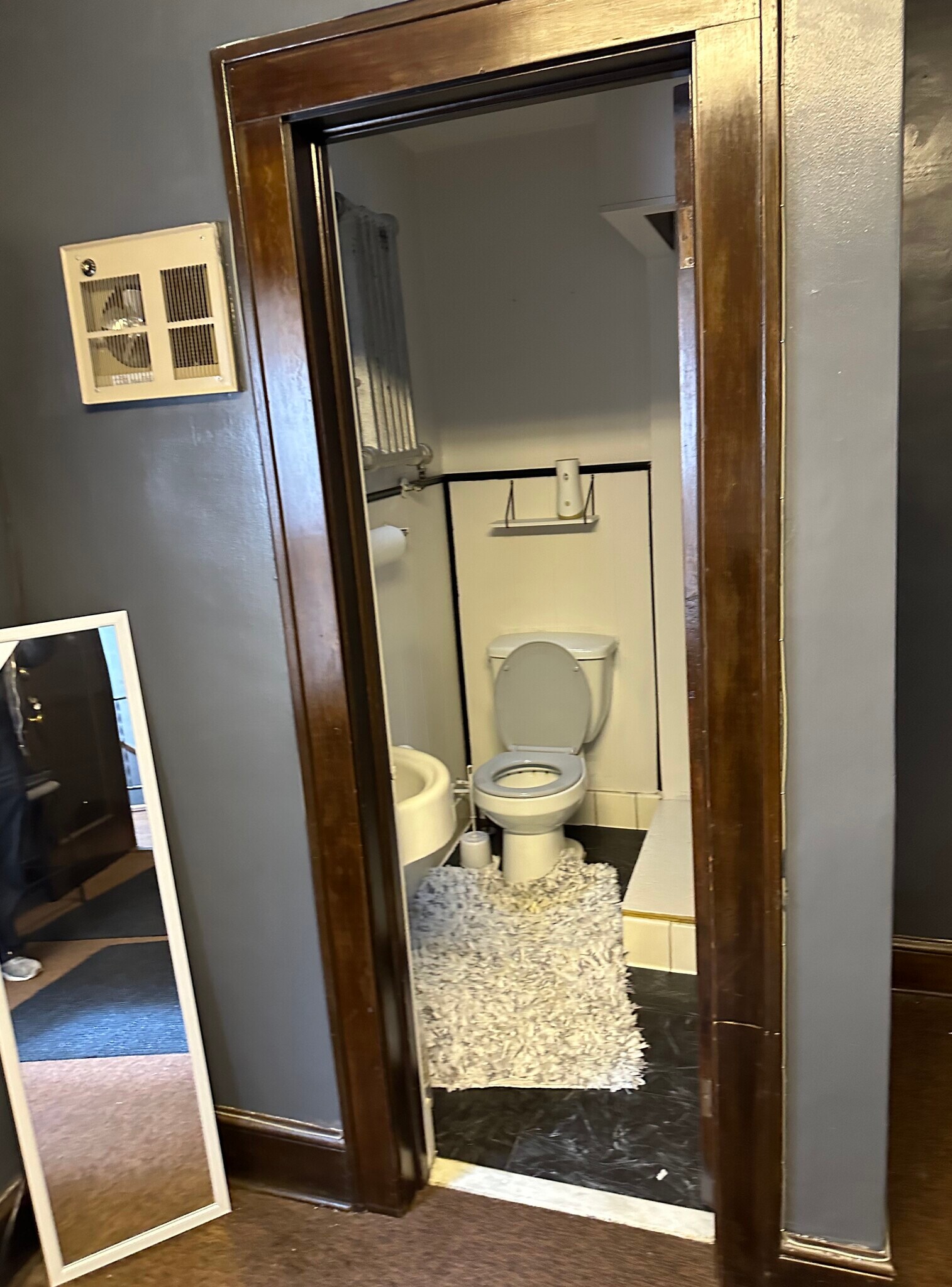 942 N Main St, Akron, OH à louer Photo intérieure– Image 1 sur 4