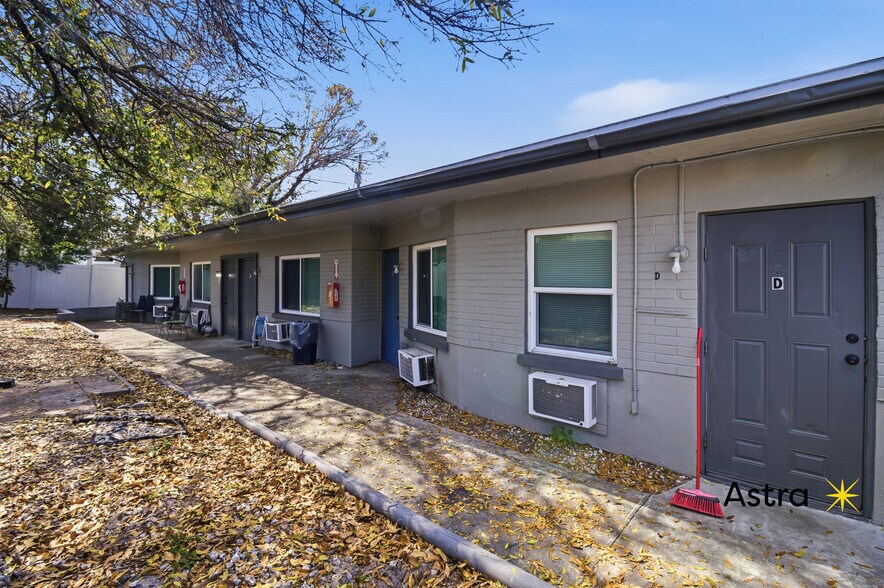 1429 Laura St, Clearwater, FL à vendre - Photo de l’immeuble – Image 3 sur 10