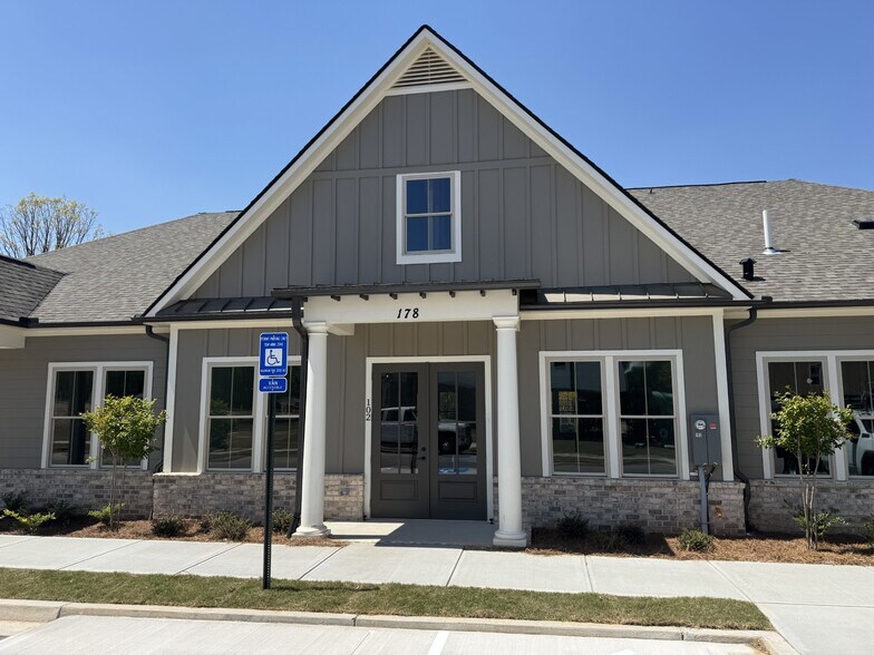 178 River Green Ave, Canton, GA à louer - Photo de l’immeuble – Image 2 sur 6