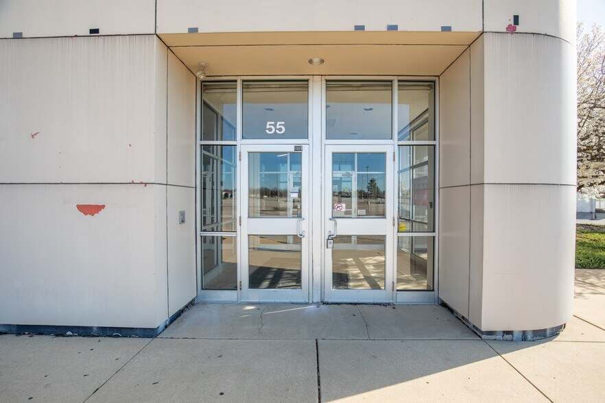 47-67 Ludwig Dr, Fairview Heights, IL à louer - Photo de l’immeuble – Image 3 sur 43