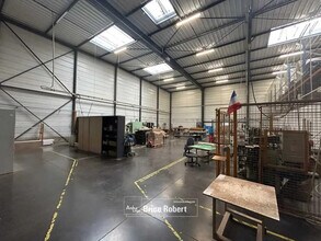 Local d’activités dans Décines-Charpieu à louer Photo intérieure– Image 2 sur 3