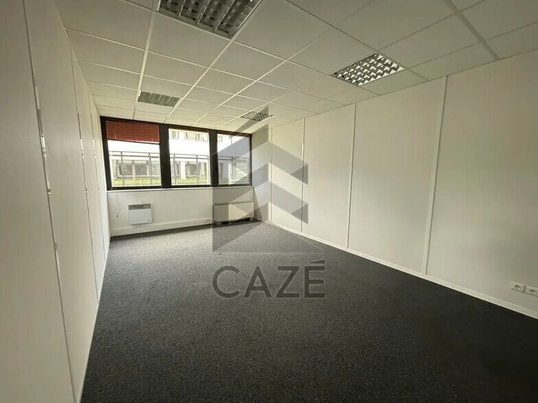 Bureau dans Bordeaux à louer - Photo de l’immeuble – Image 2 sur 4